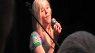 Line And Berivan - Warm Sand by Tina Dickow