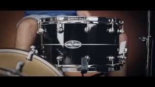 Video thumbnail for Pearl Hybrid Exotic 14x8" Kapur/Fibreglass 6 Ply Snare Drum by Peter Lewis