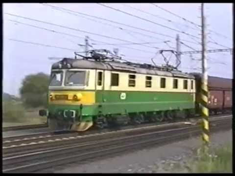 Provoz vlaků na trati č.011 na Pečském zhlaví v Poříčanech v roce 1999