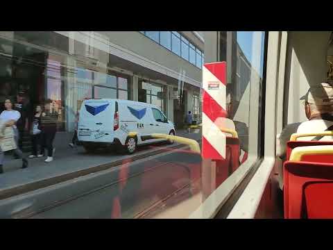 Místní tramvajová doprava Oradea Rumunsko jízda ex s bývalým Rakouským vozem na lince 7 tram Oradea.