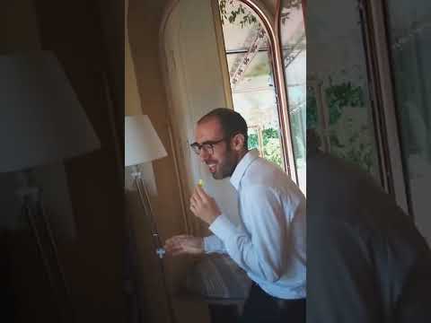 Lorenzo Andreaggi & Fabrizio Mocata provano AMICI MIEI di Narciso Parigi per il film (piano e voce)