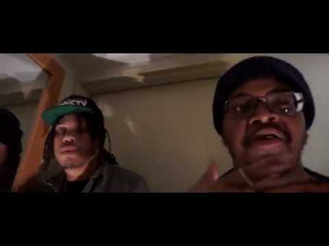 Greezy Deckz Feat. Boogz Boogetz - Slangin' (Official Music Video)
