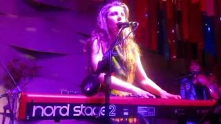 "So Lillies" (fragmento)/ "Betsy on the Roof" Julia Holter en Lima