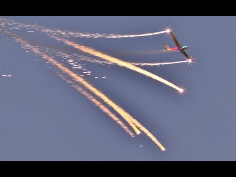 "WALKING ON AIR" GLIDER FX & AERO SPARK DISPLAY TEAM AT WESTON PARK - 2017