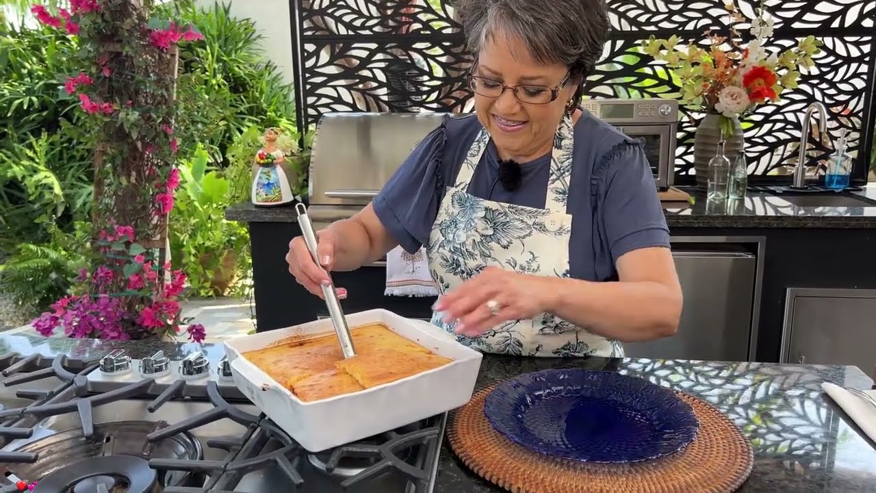 BBQ Beef Cornbread Casserole / Easy, hearty comfort food ❤️