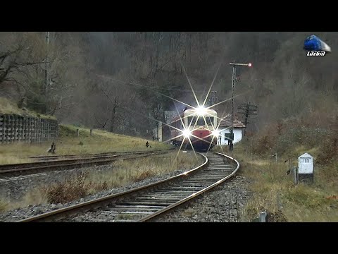 R16242 Brad-Gurahonț & R16239 Arad-Sântana-Ineu-Brad in Gara Vârfurile Station - 22 December 2020