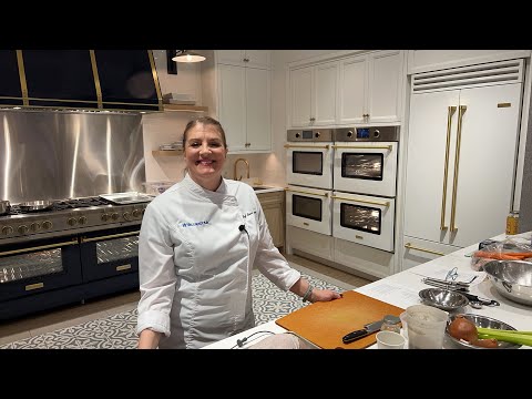 How To Prepare A Thanksgiving Meal - BlueStar Cooking Demo at Abt