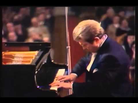 Emil Gilels - Schumann - Arabesque in C major, Op 18