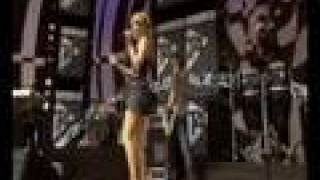 Duffy &quot;Stepping Stone&quot; ( HQ) live T4 on the Beach