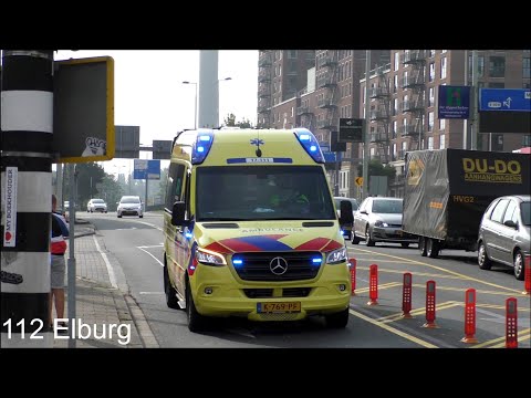 A1 Ambulance 17-111 Barendrecht met spoed naar het EMC in Rotterdam