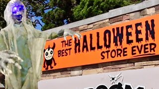 the best halloween store ever haunted house displays walk thru custom yard decorations