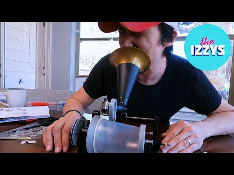 WHAT IS THIS THING?! Let's Build This Japanese Vintage Phonograph!