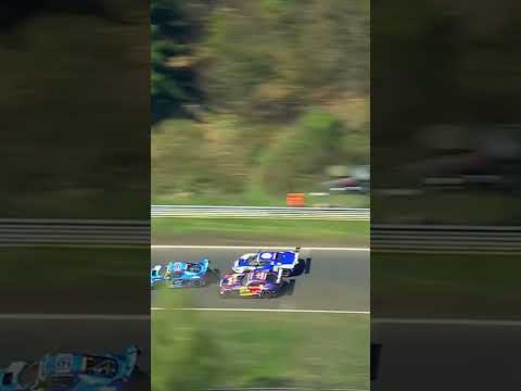 Verstappen setzt spektakuläres Überholmanöver! Credit: @VLNOFFICIAL