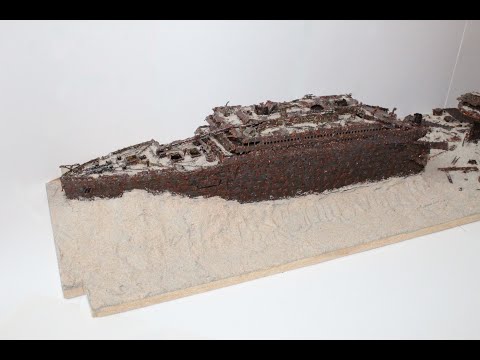 Maquette de l'épave du Titanic/Titanic Wreck Model : French/English
