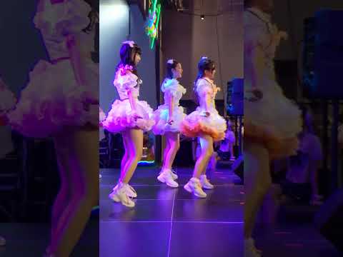 [SideStage Fancam] Oum & Baiyok Sumomo - RUNAWAY @ TAIGAFAIYA FES