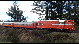 preview picture of video 'Da 1431 Throttles Up The Taranaki Line'