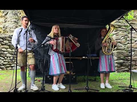 Die 🎶Geschwister Scharf🎶 beim ORF Kärnten Frühschoppen in Bad St. Leonhard 💛🖤