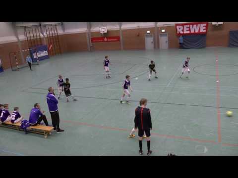 1. SV Holdenstedt I - Hannover 96 (2-0)