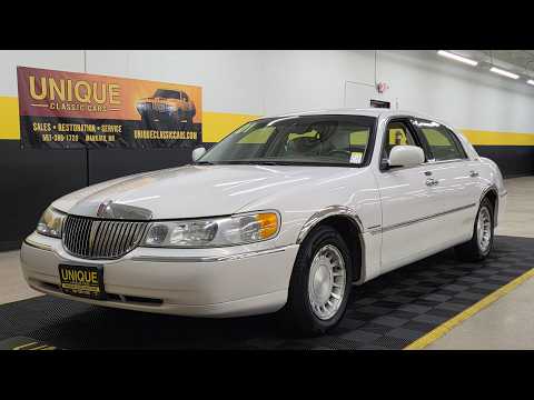 2001 Lincoln Town Car (CC-2108354) for sale in Mankato, Minnesota