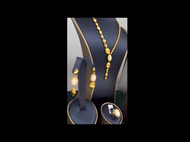 طقم الكوارتز حجر أبيض