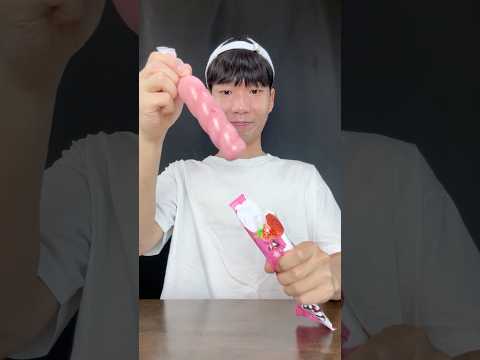 How to share strawberry popsicle