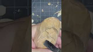 Testing how sharp are my favorites knives with this quick carving. #woodworking #woodcarving