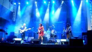 Norah Jones - Light As A Feather (live at Austin City Limits)