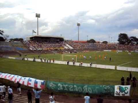 Brasiliense x Bahia - Adriano M.J. marcando de pênalti