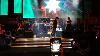 Download lagu Dewa 19 Feat Virzha ~ Hadapi Dengan Senyuman (Live Batam Rabu, 02 November 2022) mp3