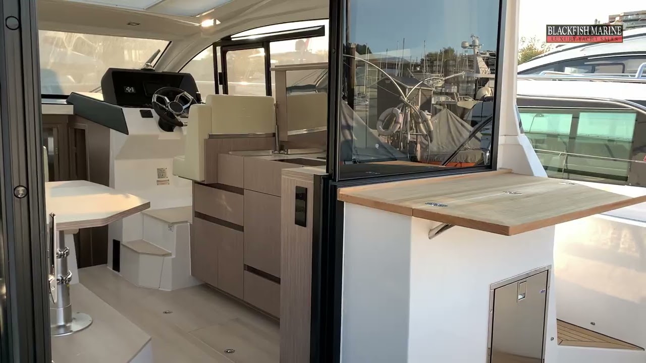 Sealine C335 - Video tour