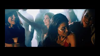 En Una Esquina Lyrics English Translation