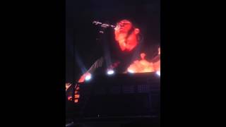 Pretty Girls Drinkin Tall Boys - Dierks Bentley LIVE