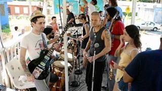 Sorongo Calle 13 feat. Seun Kuti y Sammy