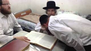 ילדי שגיא ויעקב - ביקור בביתו של גדול הדור הרב אהרון לייב שטיינמן שליט"א