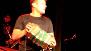 Johnny Clegg aux Lilas - 10 mars 2011 - Journey's End (Emalonjeni)