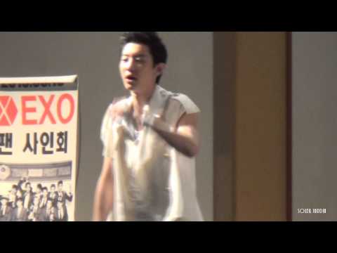 130613 EXO Yongsan Fansign Chanyeol Focus (3)