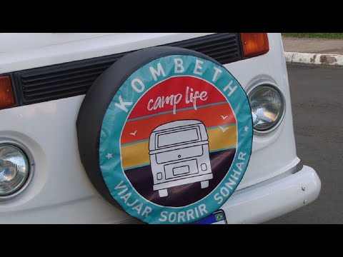 Casal pretende atravessar a América em uma kombi