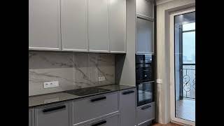 Неоклассическая угловая серая кухня Проект 89 фото 7