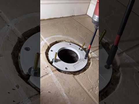 fixing a low toilet flange #plumber #plumbing #homerepair  #construction #plumbingrepair #toilet
