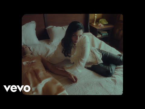Mon Laferte - Aunque Te Mueras Por Volver (Video Oficial)