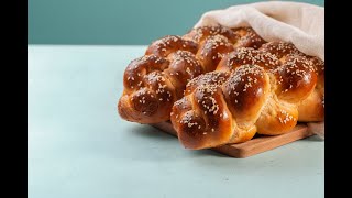 האם צריך לאחוז את שתי חלות הלחם-משנה בשעת הבציעה ▪️ הרב נחמנסון ▪️ (כ"ו סיון תשפ"ד. כולל אור יעקב)
