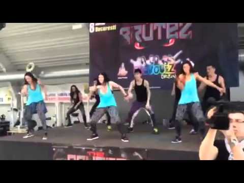 FlavourZ Crew! Kukere by Mo Diakite