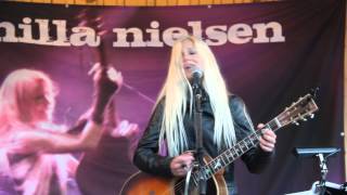 Nilla Nielsen - Bite Me (150710, Vallåkra)
