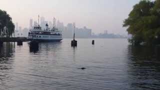 preview picture of video 'Toronto Island Ferry'