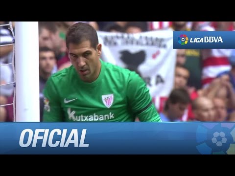 Paradón de Gorka Iraizoz en un cabezazo de Velázquez