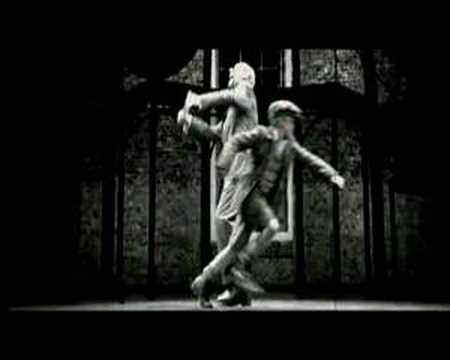 Ciske de rat making off