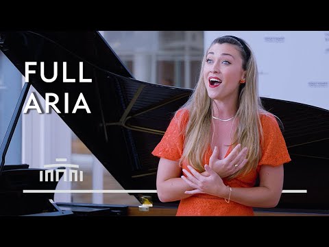 O ρεπετιτέρ [[#Daniel Ruiz de Cenzano Caballero [Ντανιέλ Ρουίθ ντε Σενσάνο Καμπαλλέρο#]] συνοδεύει την mezzo-soprano [[#Martina Myskohlid [Μαρτίνα Μυσκόλιντ]#]] στην άρια “Enfin, je suis ici” από την όπερα του [[#Jules Massenet [Ζυλ Μασνέ]#]]&nbsp;Cendrillon.