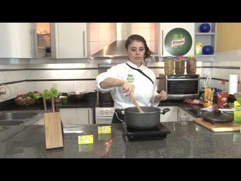 Tallarines con estofado de pollo