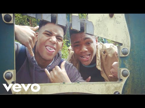 Young P-I-G - FEMALE DOG - feat: LIL._.VILLIAN (Prod:@TheHomieWynston & zEn)