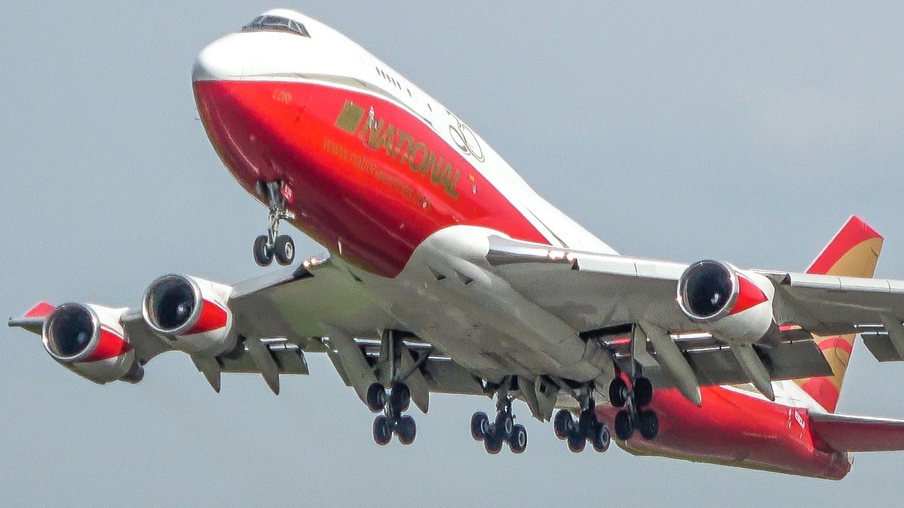 60 MINUTES PURE AVIATION - RED Boeing 747 Landing, Departure ... (4K)